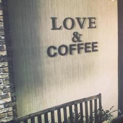 Coach, Couch, and Coffee Radio with Coach Peggy Willms - Where We Talk All Things Wellness : It's Coffee Time  ~  This week let's talk HATES...hate the scale, hate to journal, hate to sweat and more