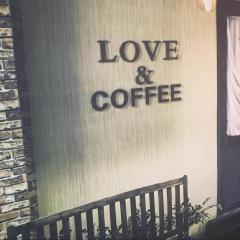 Coach, Couch, and Coffee Radio with Coach Peggy Willms - Where We Talk All Things Wellness : It's Coffee Time ~ YES your Family Wellness History & Habits affect YOU NOW