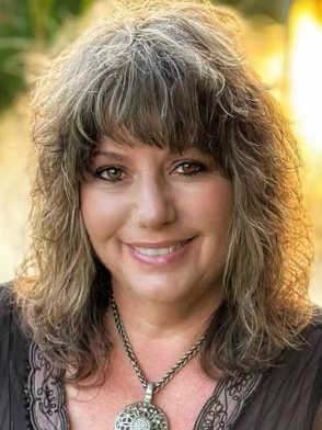  Lainie Sevante Wulkan 