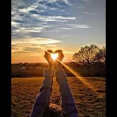 PURE Intuitive Talk with Trish Smith: Powerful, Unlimited, Resilient, Essence: Moving Through Fear and Letting LOVE Win!
