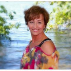 The Kornelia Stephanie Show: How to find the strength TO BREAK FREE.  Living in your authority.