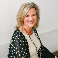 The Spark with Stephanie James: Igniting Your Best Life: Flow, Genius, and the Vegas Nerve with Melanie Weller