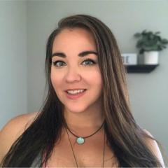 Three Things I've Learned with Susan Dolci: Sharing the Stories That Shift Our Souls: Growing Up Seeing Ghosts with Special Guest Britta Albert