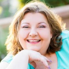 Vibrant Powerful Moms with Debbie Pokornik - Helping Everyday Women Create Extraordinary Lives!: Discover the 3 top secrets to help moms attract more money with Luci McMonagle