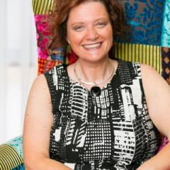 Vibrant Powerful Moms with Debbie Pokornik - Helping Everyday Women Create Extraordinary Lives!: How a Mom to Triplets Stays Sane, Enjoys Life & Builds a Business with Michelle Green